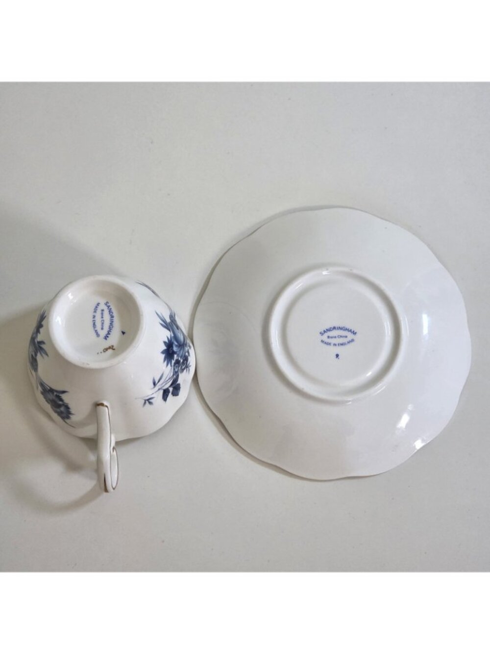 Vintage Sandringham English Bone China Teacup & Saucer Set Blue Roses Gold Trim - Picture 10 of 14